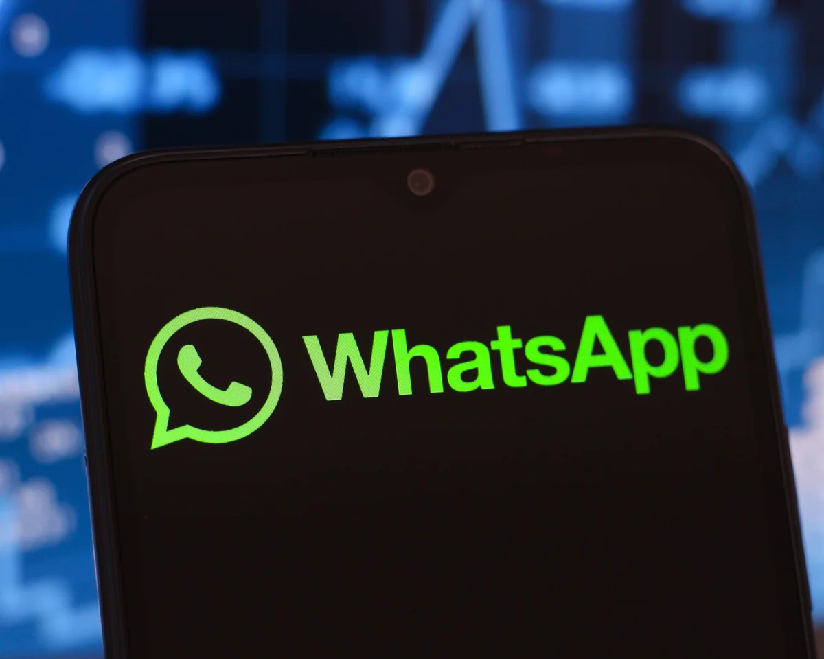 How to manage WhatsApp's high-engagement users? Helping with WhatsApp customer acquisition and conversion.
